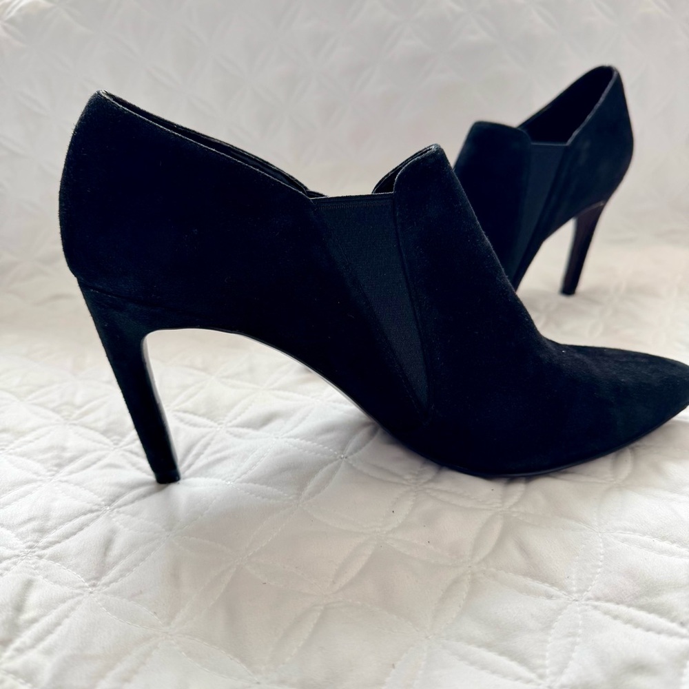 Cole Haan Allaire Shootie II Pointed Toe Suede Heeled Ankle Bootie Black Sz 9.5 - Picture 3 of 10